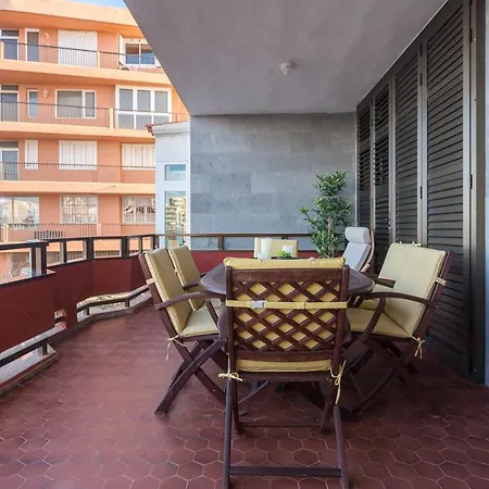 Front Line With Fantastic Terrace. Apartman *